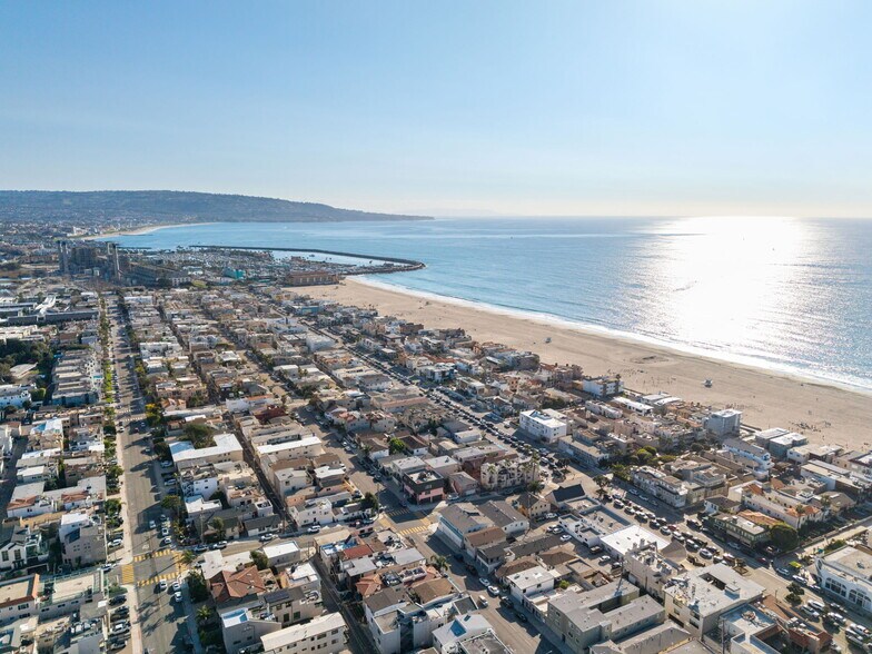 More Photos Of 825 Manhattan Ave, Hermosa Beach Apartments For Sale