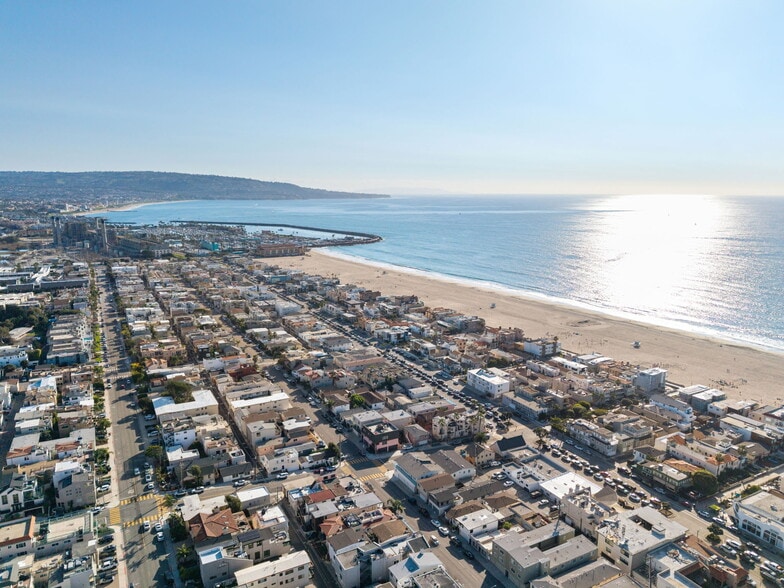 More Photos Of 825 Manhattan Ave, Hermosa Beach Apartments For Sale