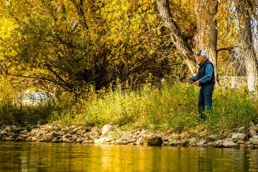 More Photos Of 100 US-14, Dayton Service For Sale