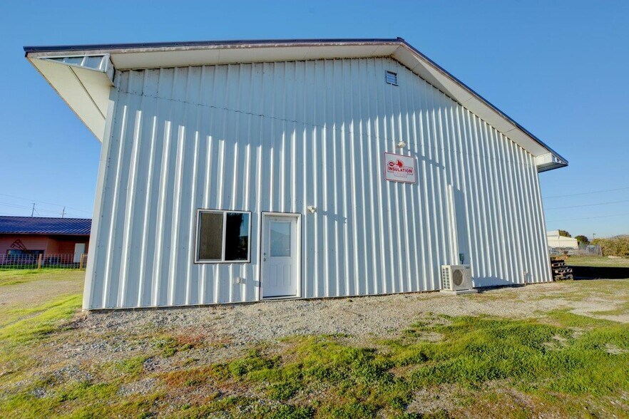 More Photos Of 6804 Agate Rd, White City Flex For Sale