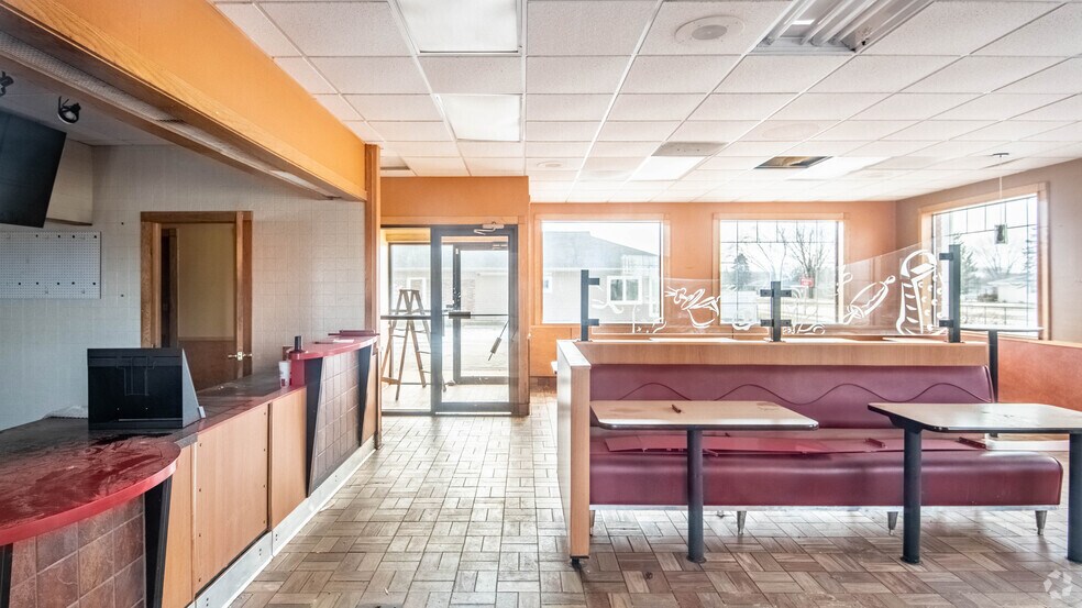 More Photos Of 1212 Utah St, Watertown Restaurant For Lease