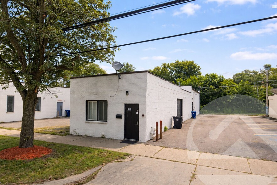 Primary Photo Of 15116 Beech Daly, Redford Industrial For Sale