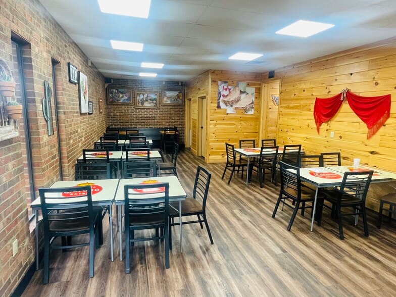 More Photos Of 1725 N Limestone St, Gaffney Restaurant For Sale