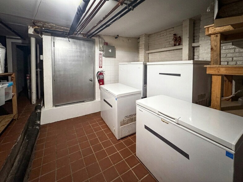 More Photos Of 646 Manhattan Ave, Brooklyn Storefront Retail Residential For Lease