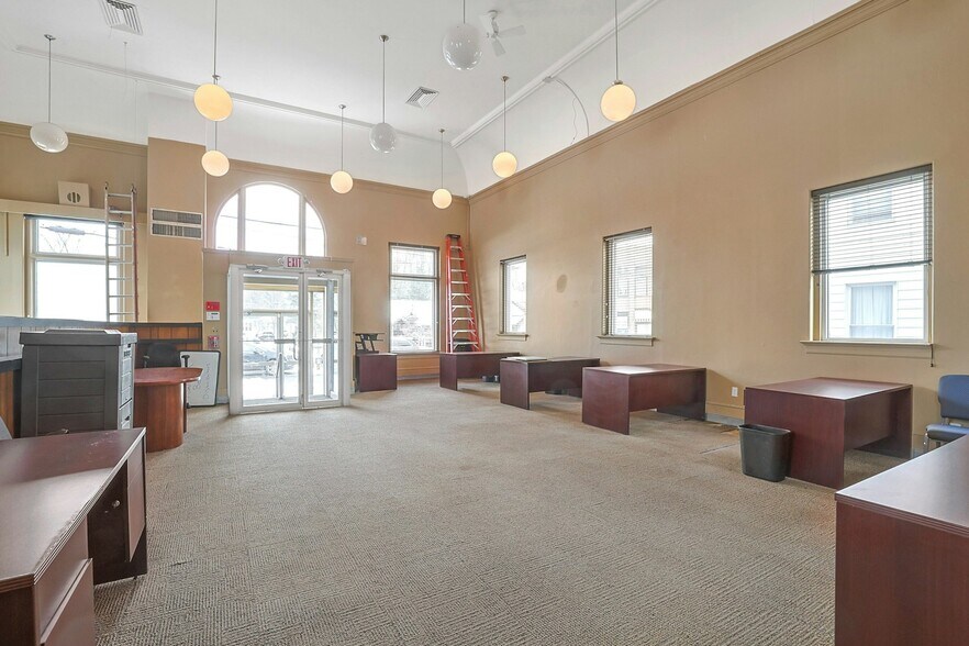 More Photos Of 637 Main St, Sparkill Bank For Lease