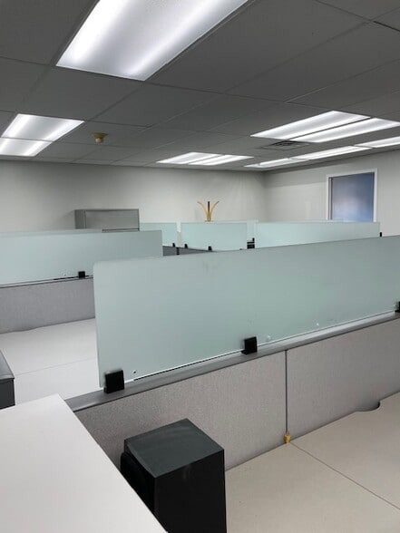 More Photos Of 44 Executive Blvd, Elmsford Loft Creative Space For Lease