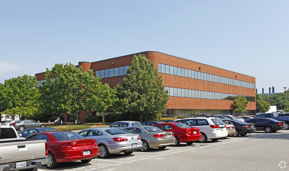 More Photos Of 135 Commerce Way, Portsmouth Office For Lease