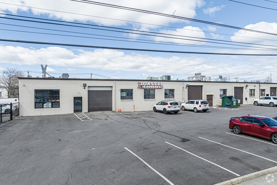 Primary Photo Of 75 Rushmore St, Westbury Warehouse For Lease