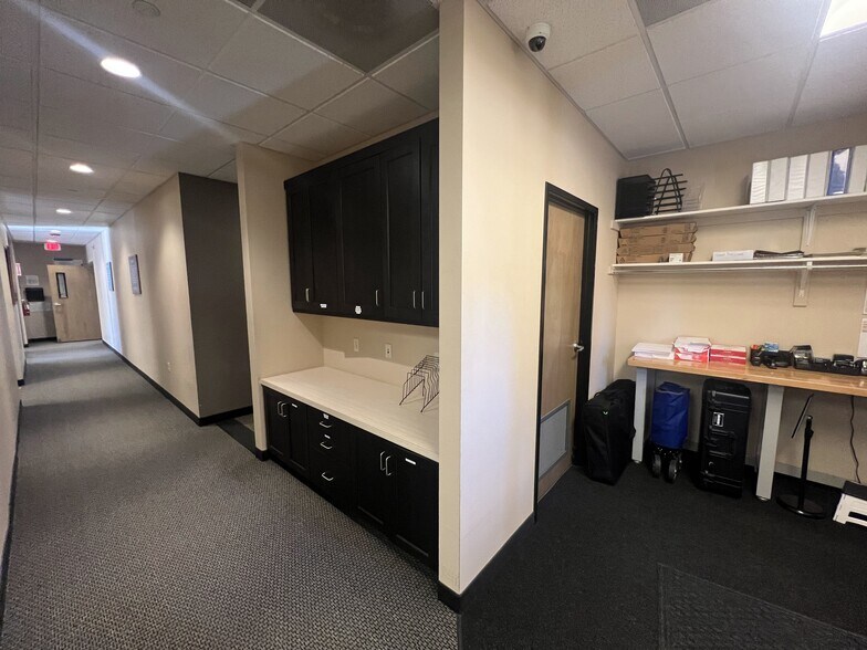 More Photos Of 550 W Eisenhower Blvd, Loveland Office For Lease