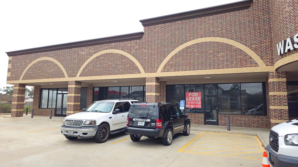 More Photos Of 10715 Sagetree Dr, Houston General Retail For Lease