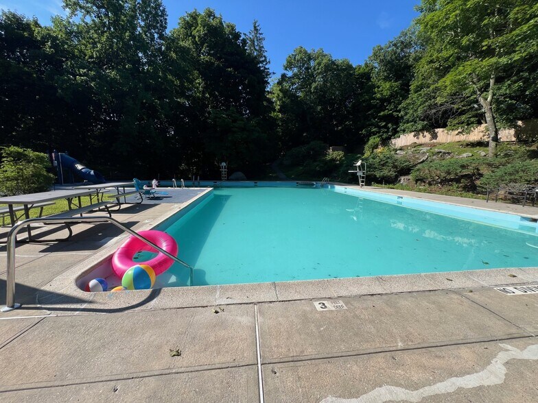 More Photos Of 202 W Hartsdale Ave, Hartsdale Health Club For Sale