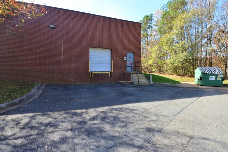 More Photos Of 3250 Green Park Cir, Charlotte Warehouse For Lease