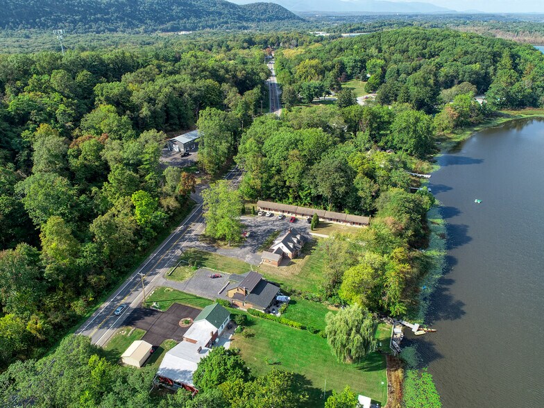 More Photos Of 669 Broadway, Ulster Park Hotel For Sale