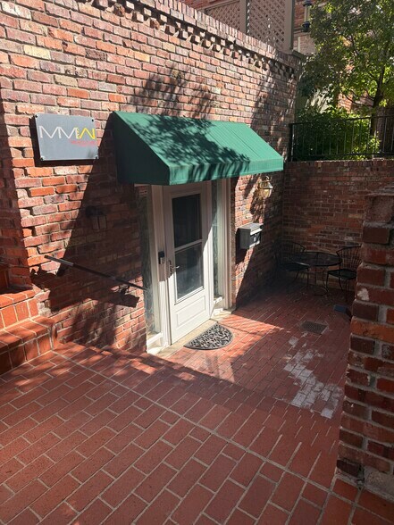 More Photos Of 350 Clayton St, Denver Office For Sale
