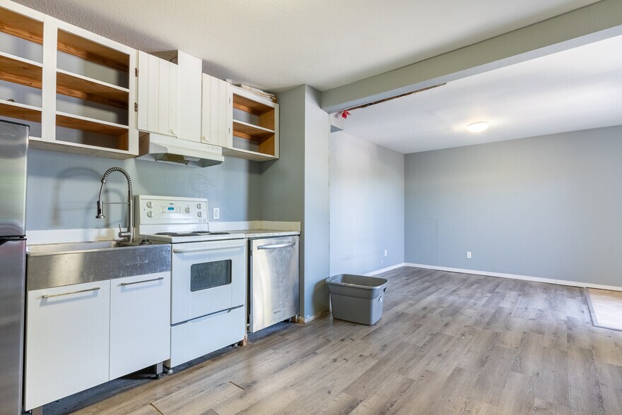 More Photos Of 1801 Chapman St, Merritt Apartments For Sale