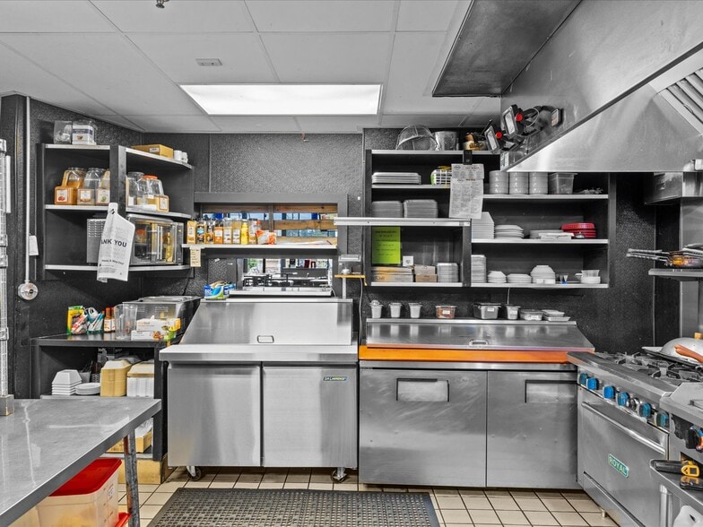 More Photos Of 14417 124th Ave NE, Kirkland Bar For Sale