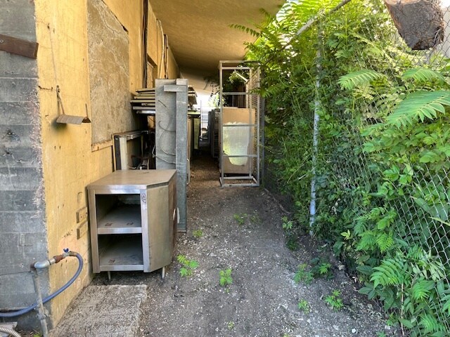 More Photos Of 691 E Valley Blvd, Colton Light Distribution For Sale