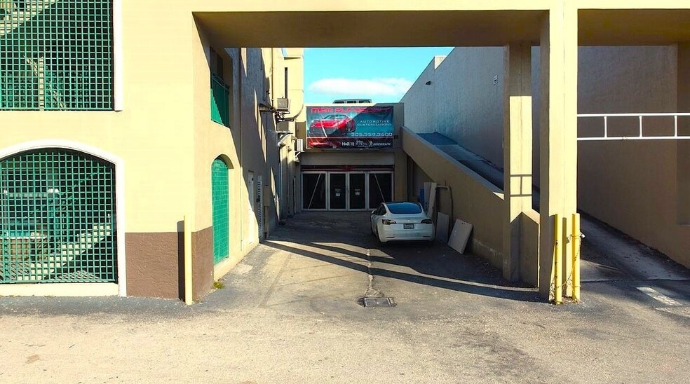 More Photos Of 10200 NW 25th St, Doral Light Distribution For Sale