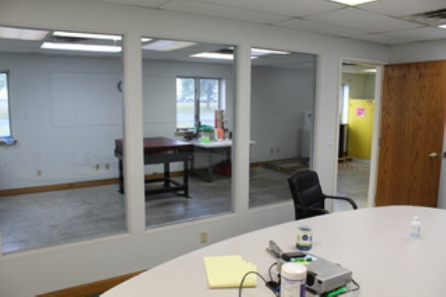 More Photos Of 807 Prospect Ave, Osceola Manufacturing For Sale