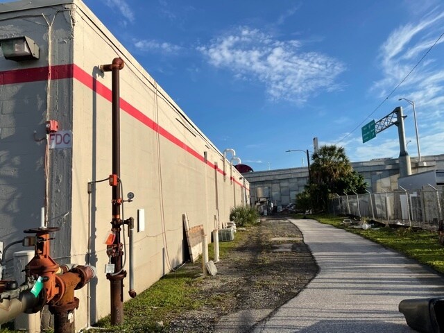 More Photos Of 1815 10th Ave N, Lake Worth Beach Warehouse For Lease