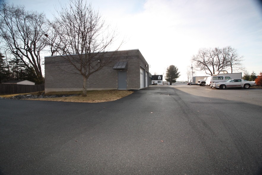 More Photos Of 24 Lishakill Rd, Albany Warehouse For Lease