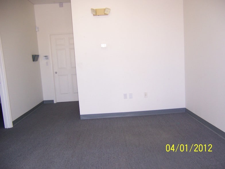 More Photos Of 8251-8259 Blaikie Ct, Sarasota Light Manufacturing For Lease