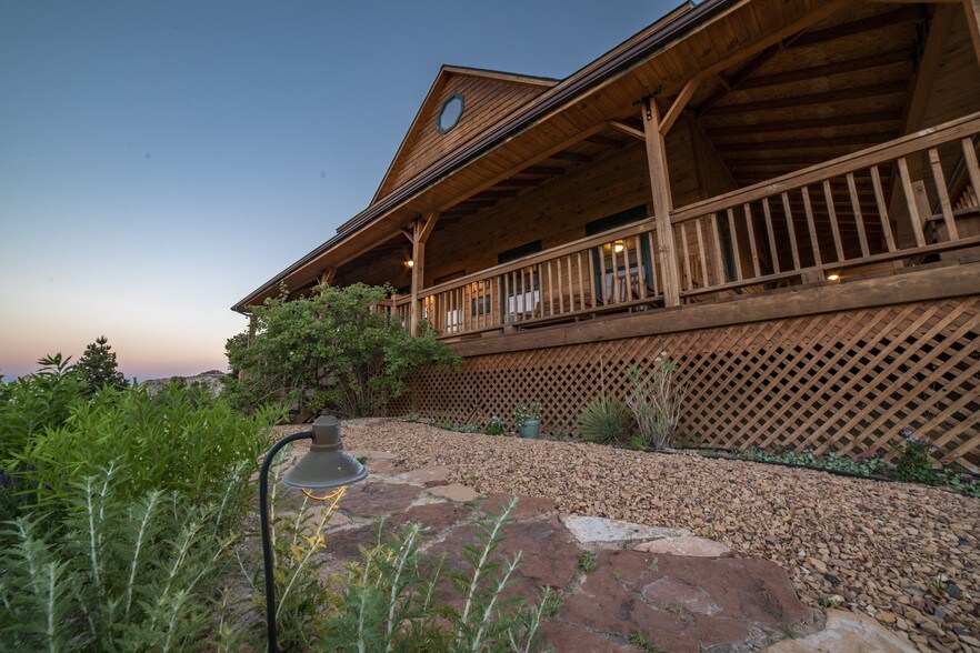 199 125 South St, Teasdale, UT 84773 Specialty For Sale