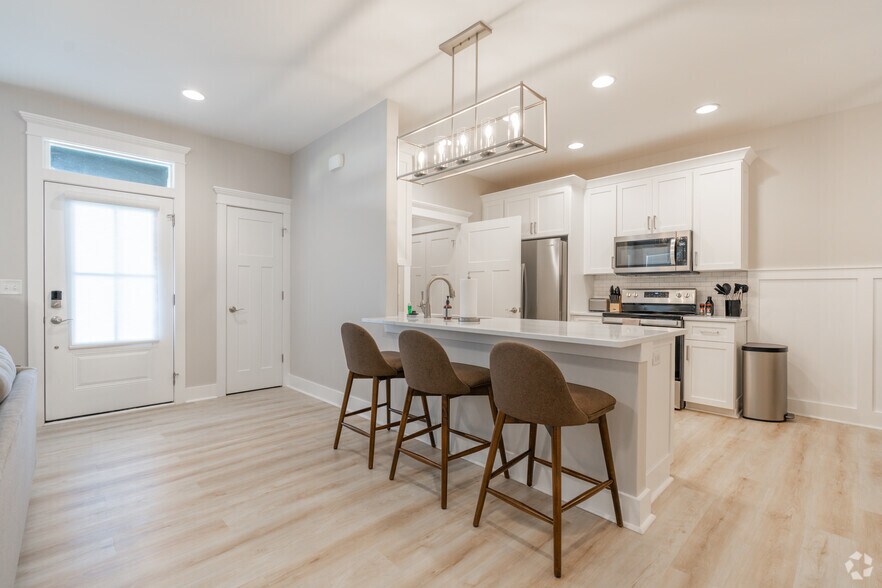 More Photos Of 4808 Old Tyme Court, Evansville Apartments For Sale