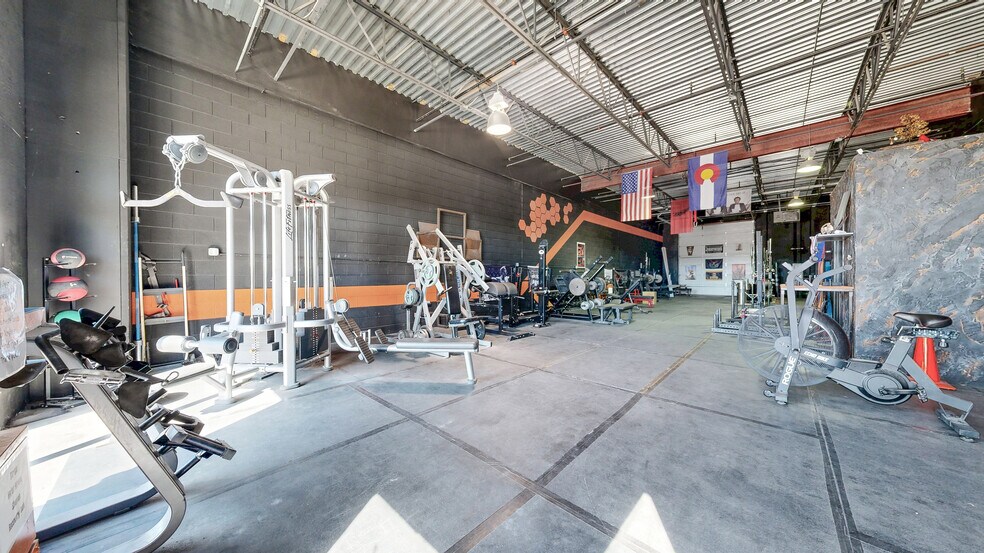 More Photos Of 943-965 E 11th St, Loveland Warehouse For Sale