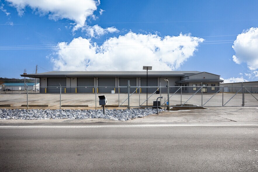 More Photos Of 310 Dan Tibbs Rd NW, Huntsville Warehouse For Lease