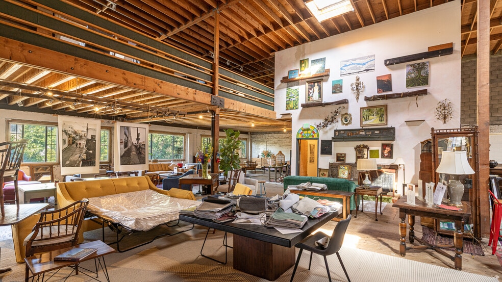 More Photos Of 593-599 Valencia St, San Francisco Storefront Retail Office For Sale