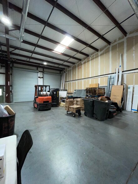 More Photos Of 2100 Ronald Reagan Blvd, Longwood Showroom For Lease