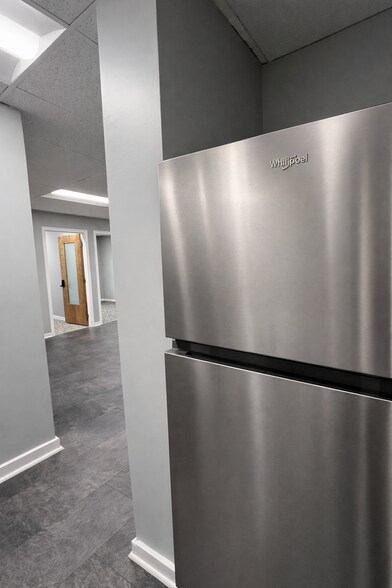 More Photos Of 9426 Stewartown Rd, Gaithersburg Loft Creative Space For Lease
