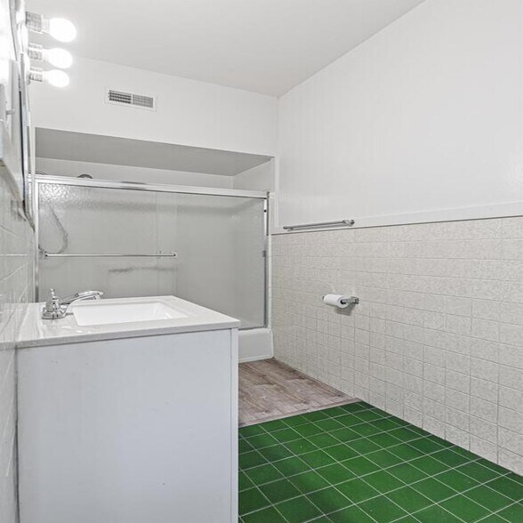 More Photos Of 1722 Waverly Pl, Saint Louis Apartments For Sale