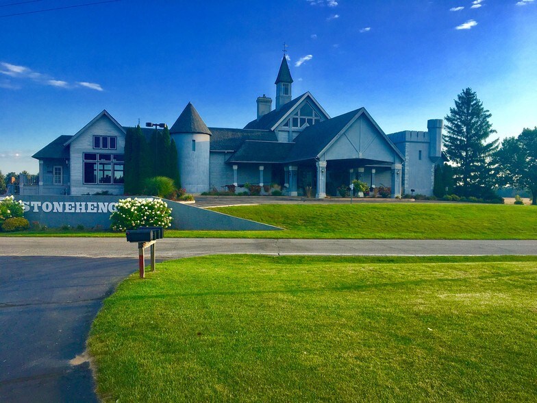 More Photos Of 2850 E Pierceton Rd, Winona Lake Golf Course Driving Range For Lease