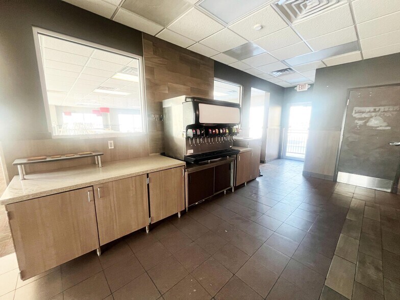 More Photos Of 527 E Highway 20, Valentine Fast Food For Sale