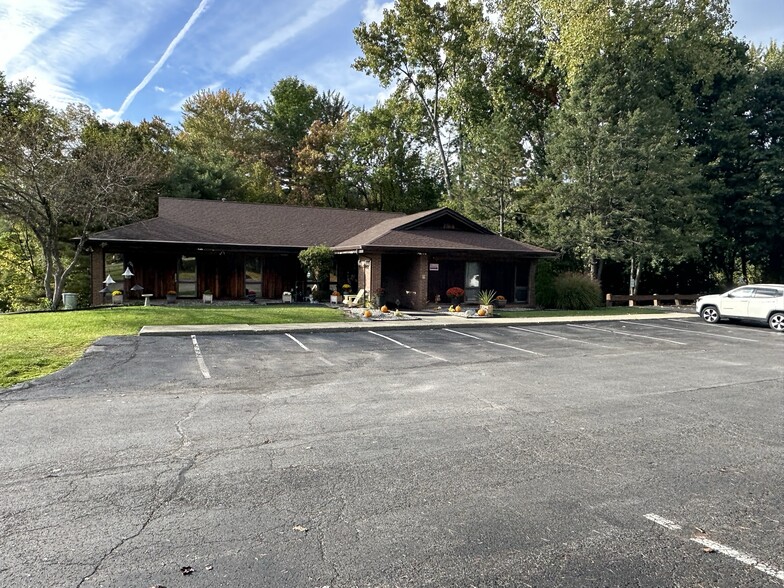 Primary Photo Of 2093 Western Ave, Guilderland Medical For Lease