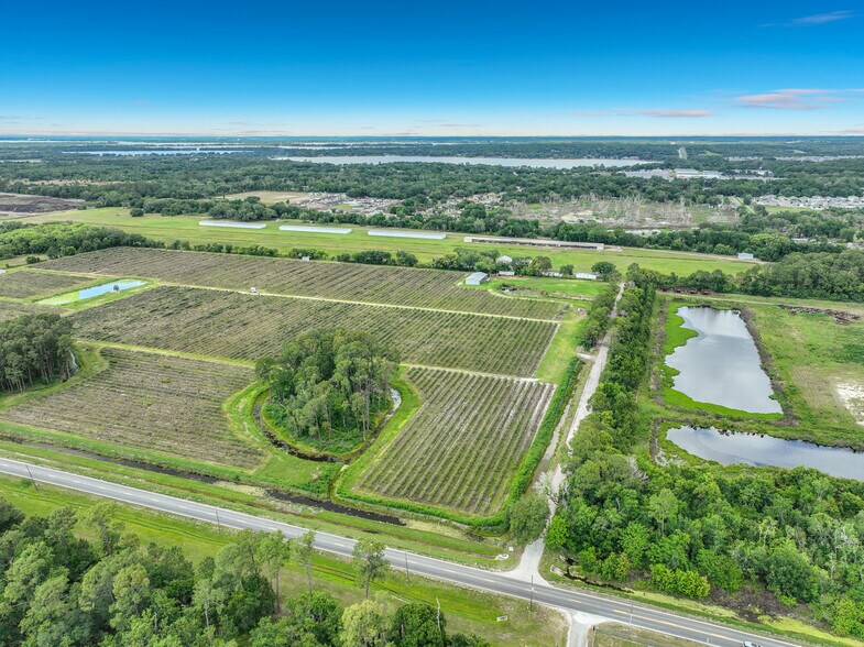 More Photos Of 7001 W Jones Ave, Mount Dora Airplane Hangar For Sale