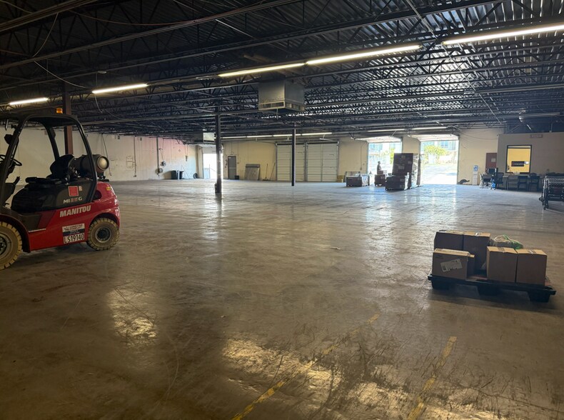 More Photos Of 2300 Race St, Fort Worth Warehouse For Lease
