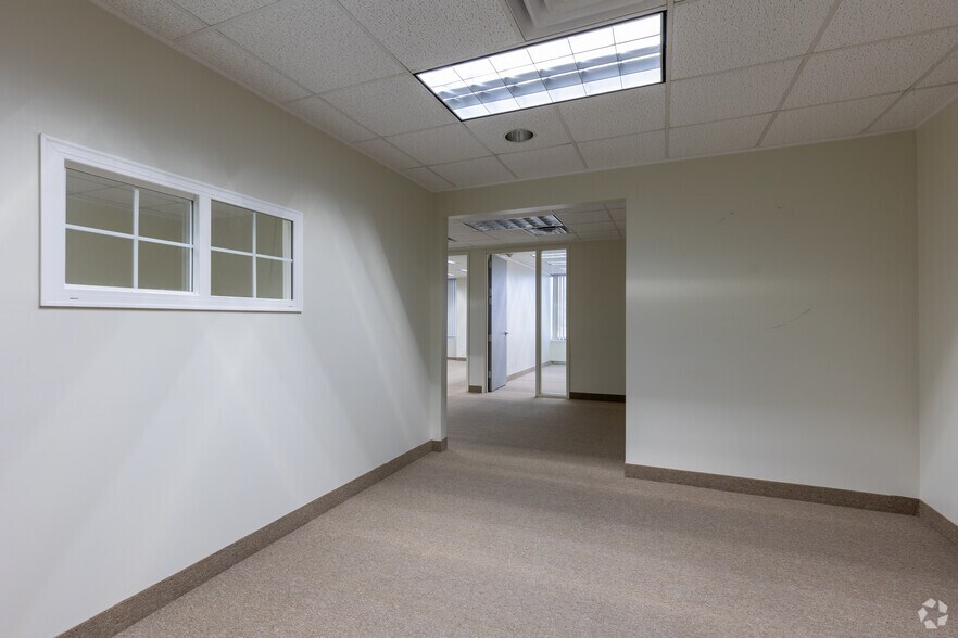 More Photos Of 30500 Van Dyke Ave, Warren Office For Lease