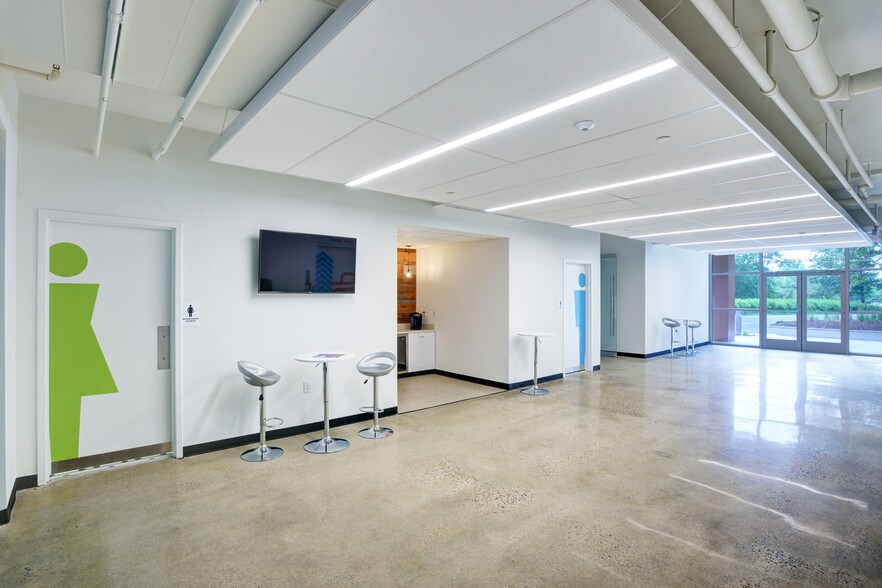 More Photos Of 211 College Rd E, Princeton Office For Lease