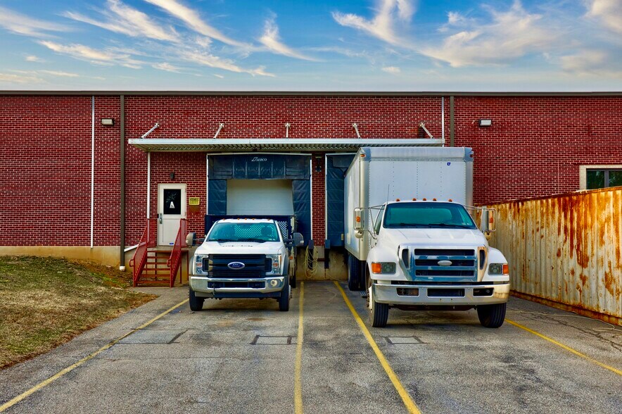 More Photos Of 1195 Ivy Dr, Lancaster Manufacturing For Sale