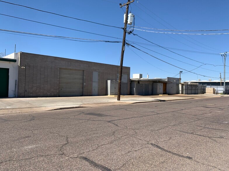 More Photos Of 2723-2725 W Cheery Lynn Rd, Phoenix Warehouse For Sale