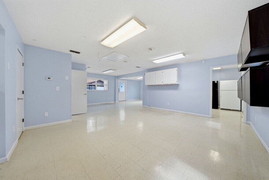 More Photos Of 2886 Whitney Rd, Clearwater Storefront Retail Residential For Sale