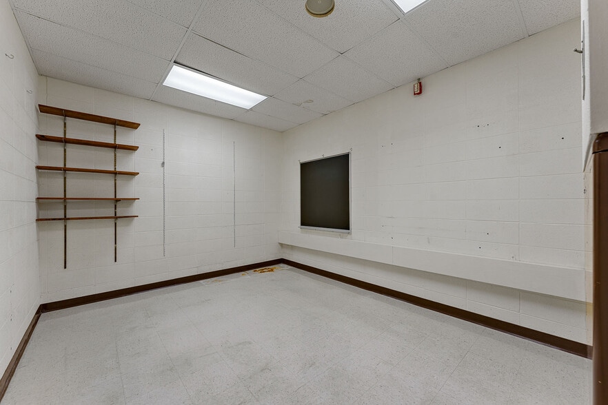 More Photos Of S5864 State Highway 23, Loganville Light Distribution For Sale