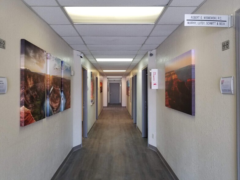 More Photos Of 2601 N Stockton Hill Rd, Kingman Office For Lease