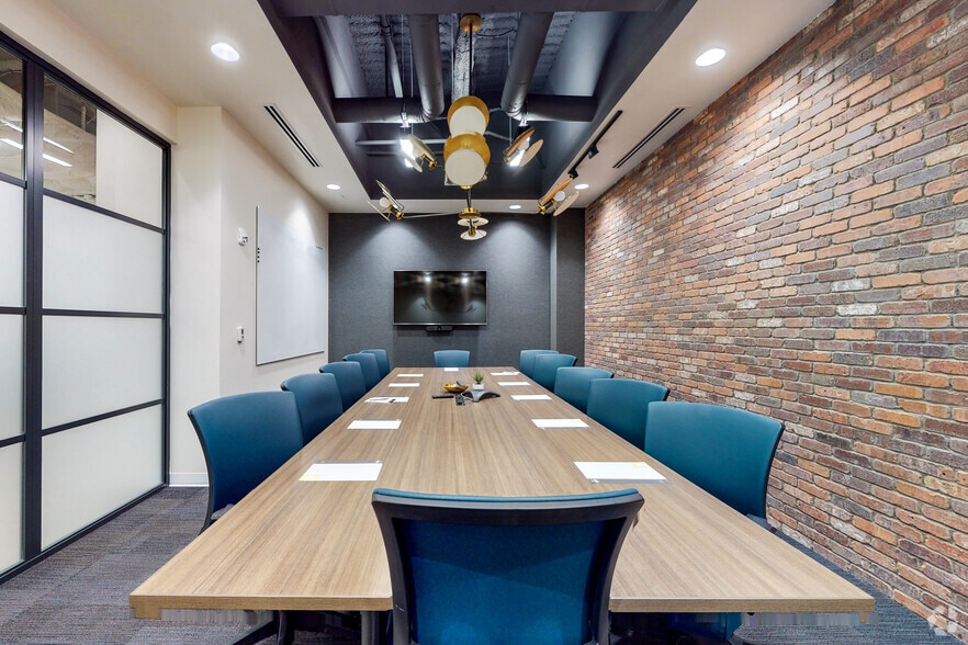 More Photos Of 1213 W Morehead St, Charlotte Coworking Space