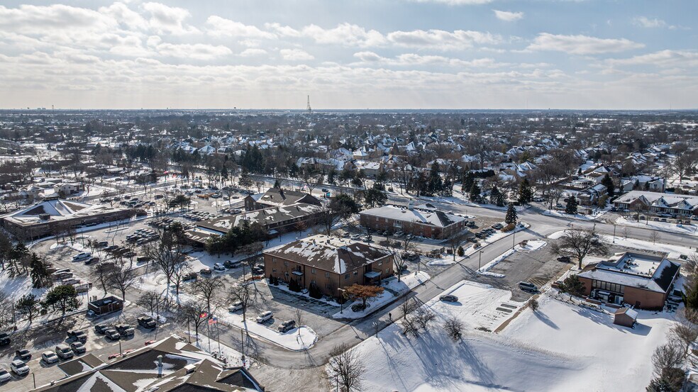 More Photos Of 183 S Bloomingdale Rd, Bloomingdale Medical For Lease