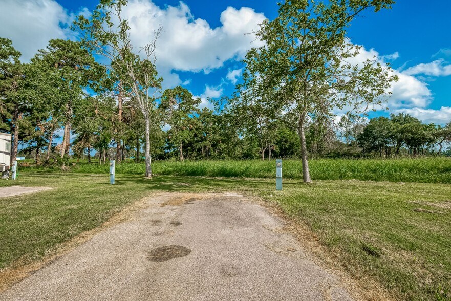 More Photos Of 16181 Lindstrom Rd, Crosby Trailer Camper Park For Sale