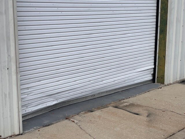 More Photos Of 4050-4060 Louis Ave, Holiday Warehouse For Lease